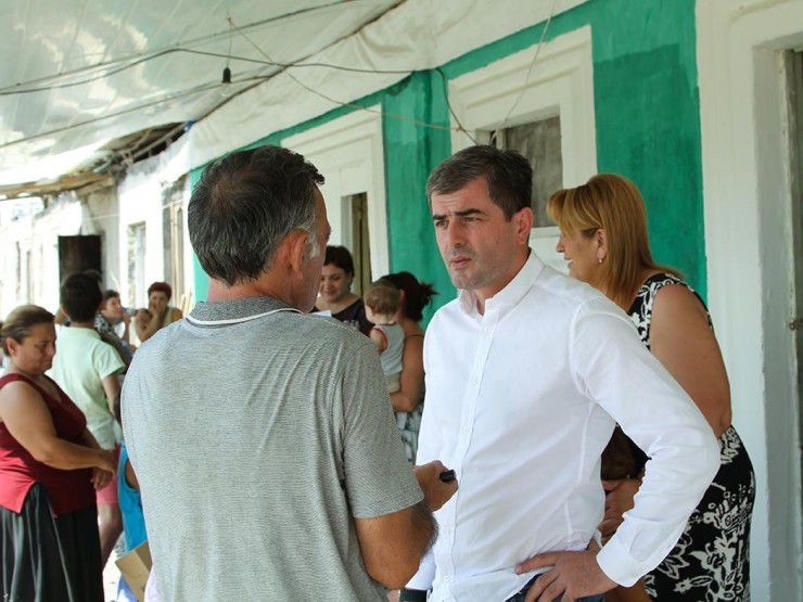Глава Самгорского района встретился с беженцами, проживающими по ул Джавахети 68 image