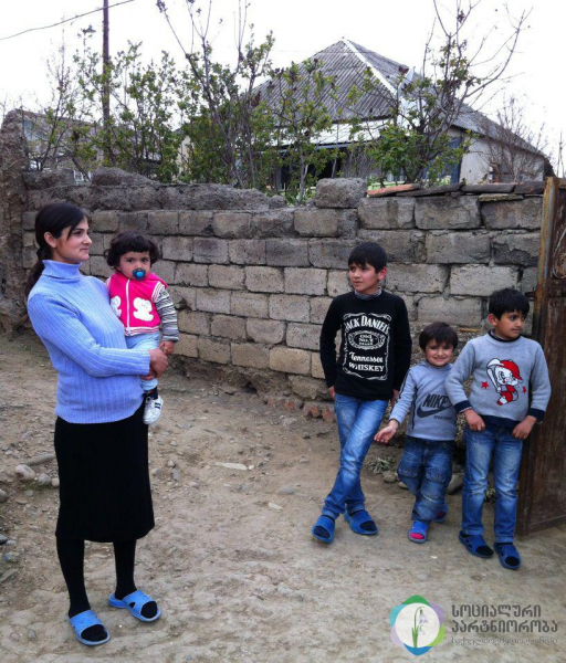Multi-child family of Lali Melqadze from village Tsnori image