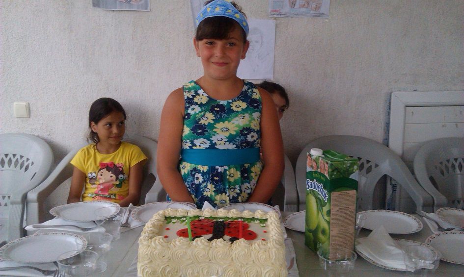 Sopo Bedia congratulated children with birthday image